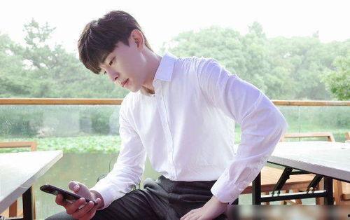 邓伦韩国最新爆料,揭秘明星幕后生活与精彩瞬间